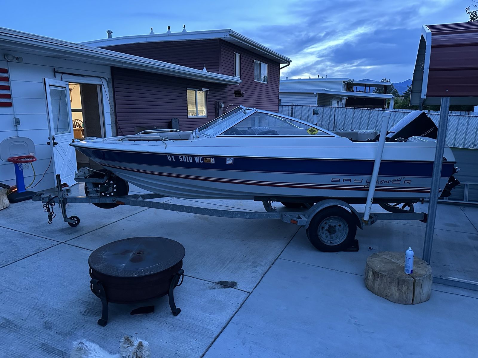 1991 Bayliner Classic fishing boat with 70 HP motor, 55 LB thrust Minn Kota 16’ boat