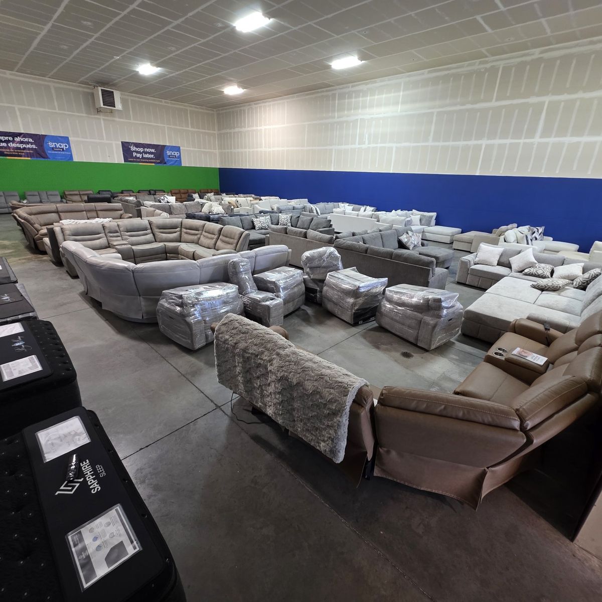 Furniture Warehouse Deals – Sectionals, Sofas & More
