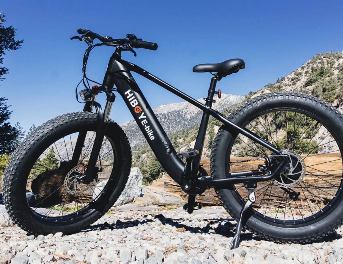HIBOY P6 E-Bike Fat Tire Mountain Bike, 750W rear hub motor.