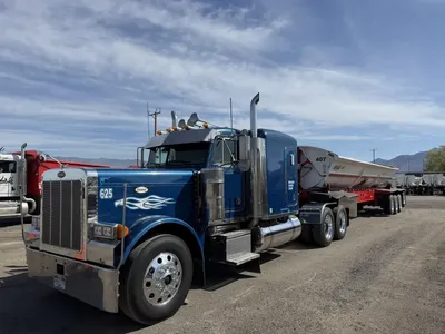 AWESOME! 2003 PETE MODEL 379 60 SLEEPER TRUCK