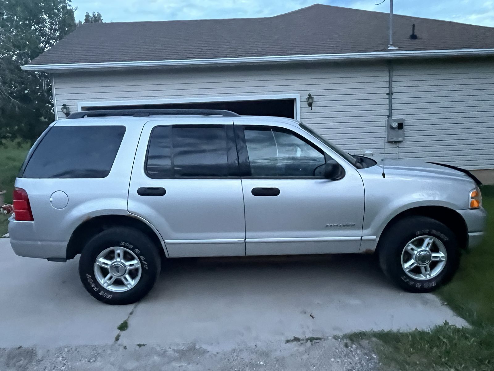 2004 Ford Explorer XLT