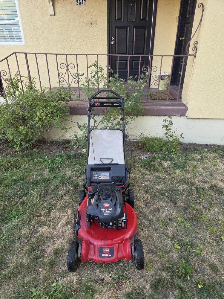 Toro Personal Pace Self-Propelled Gas Lawn Mower  good working condition s.