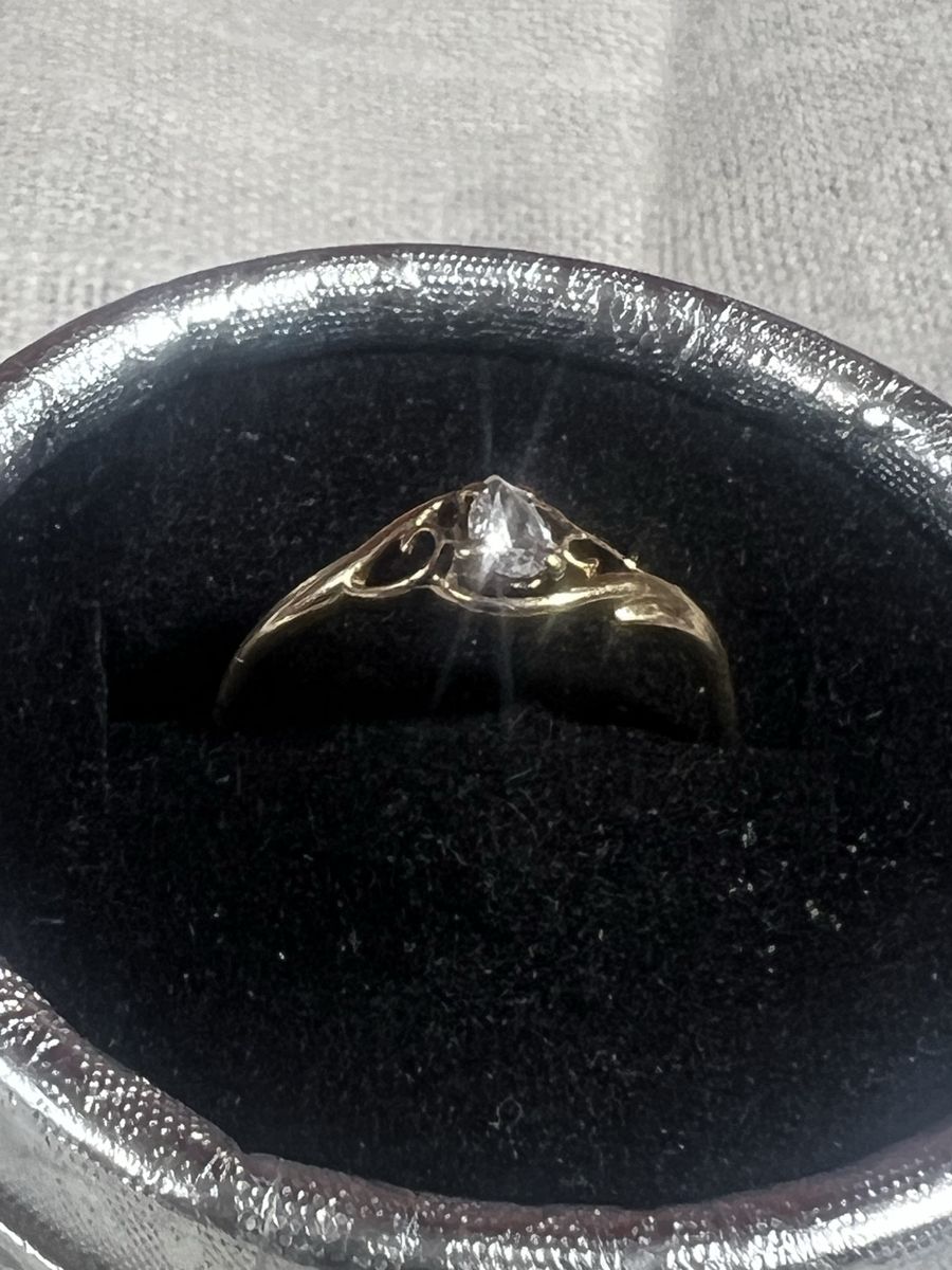 Delicate 10K Yellow Gold Sapphire Solitaire Ring, Filigree Band, Size 8