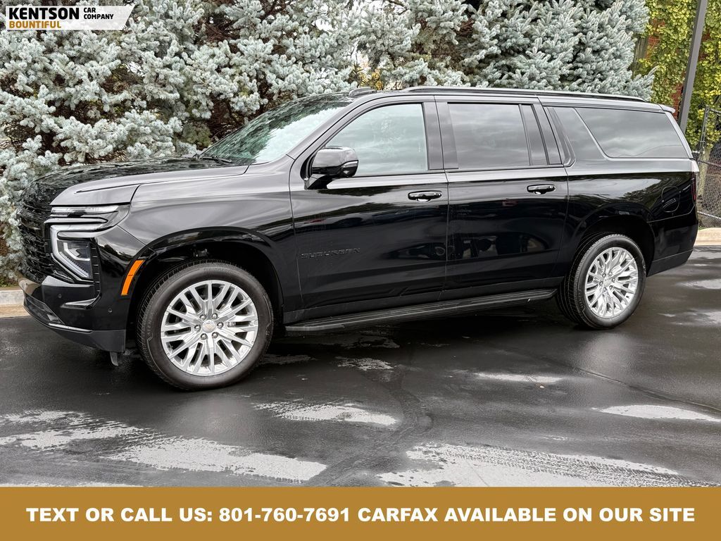 2025 Chevrolet Suburban RST