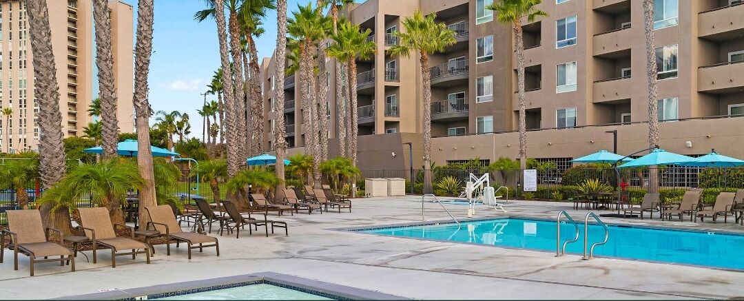 7 nights condo in oceanside April 4-11