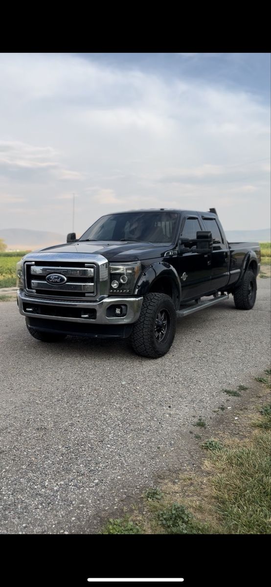 Black Ford F-350 Super Duty Crew Cab Pickup Truck