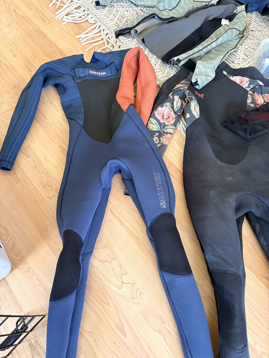 Small women’s scuba items