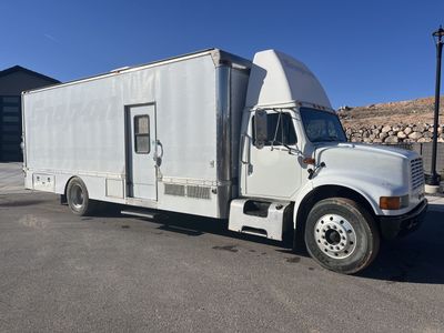 2001 international 4000 tool truck box truck