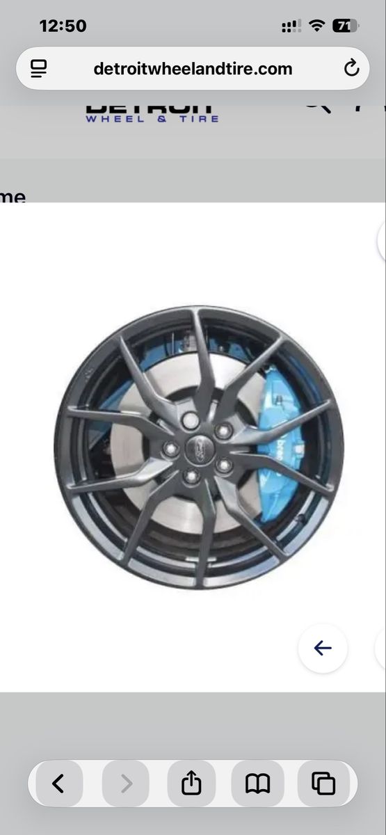 Ford Focus RS 19 Inch Wheels and Tires