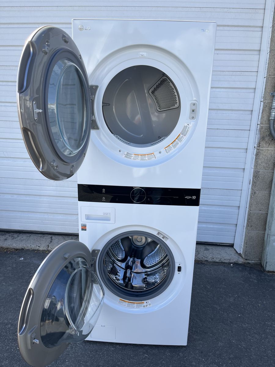 Like new LG THIN Q electric washtower,free delivery