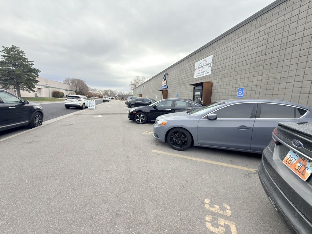 Commercial Warehouse For Lease