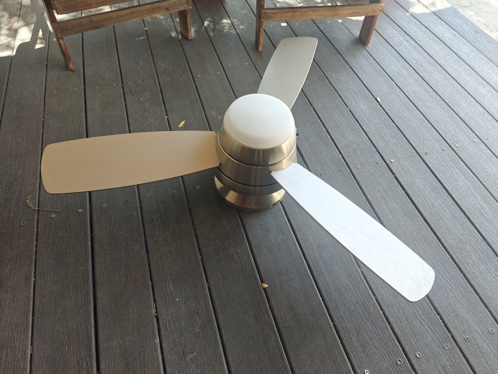 Silver Ceiling Fan with Remote. Multiple settings. 