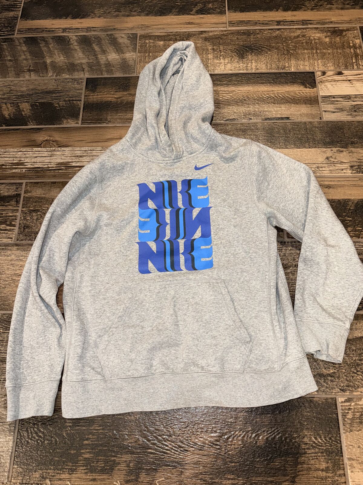 Girls Size XL (18) or a Women’s Size Small Nike Hoodie