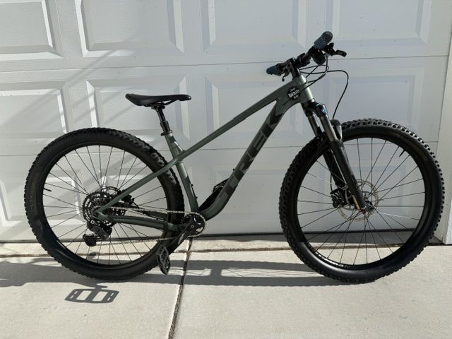 Trek Roscoe 6 Mountain Bike