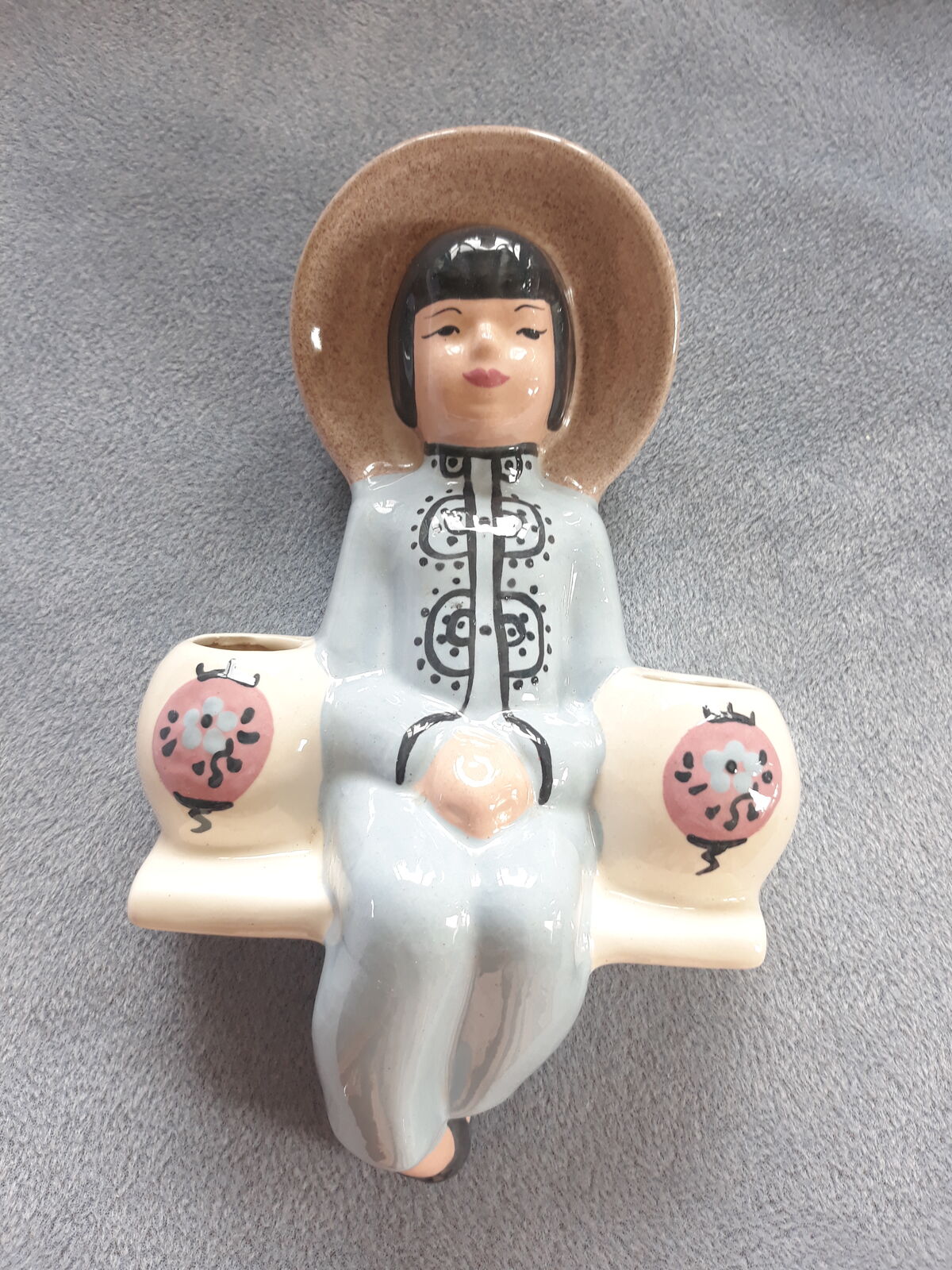 vintage wiel ware wall hanging