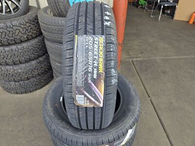 SET 205/65R16 BLACKHAWK STREET-H