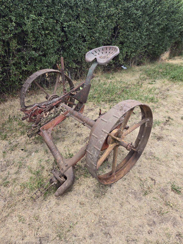 Vintage Antique Oliver Cast Iron Horse-Drawn Sickle Mower / Planter Frame