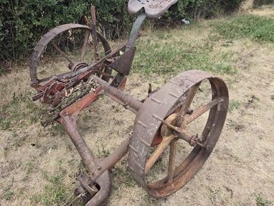 Vintage Antique Oliver Cast Iron Horse-Drawn Sickle Mower / Planter Frame