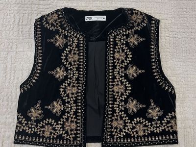 Zara Embroidered Black Velvet Vest Women's Size S - Sequin & Gold Floral Detail
