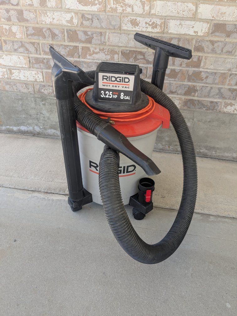 RIDGID 8 Gallon 3.25 Peak HP Wet/Dry Vac with Attachments & Hose