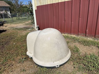 XL dog igloo