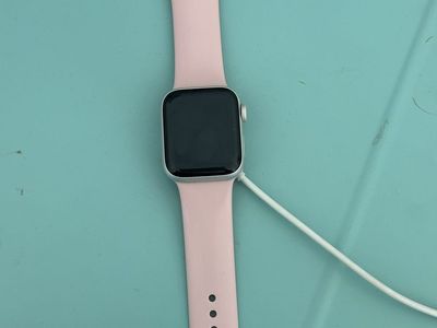 Apple Watch SE 1st Gen 40mm GPS - Genuine