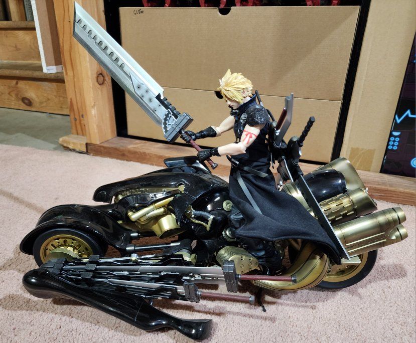 Final Fantasy VII Cloud Strife & Fenrir Motorcycle Action Figure Set