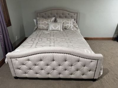 Elegant Tufted Queen Upholstered Sleigh Bed