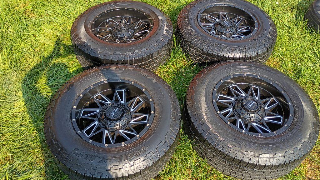 6x139.7mm (6x5.5 inches)
Tires have more then half life left 
no scratches