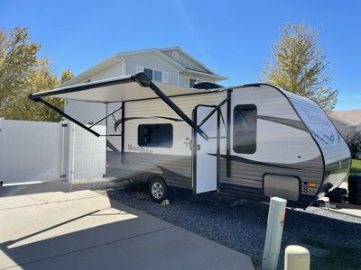 Mesa Ridge 182RB Travel Trailer - Bumper Pull with Power Awning OBO