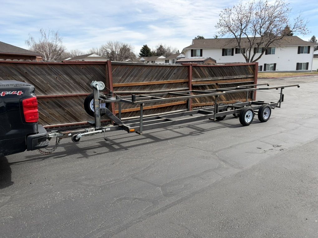 Pontoon Boat Scissor Trailer
