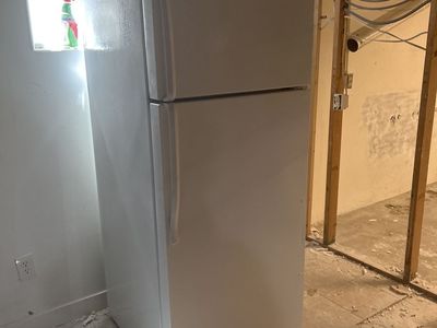 Whirlpool Top Freezer Refrigerator White - Excellent Condition