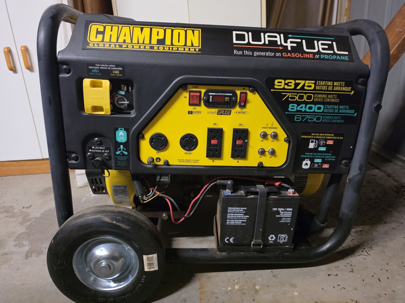 Champion Dual Fuel Portable Generator 7500 Running Watts 9375 Starting Watts