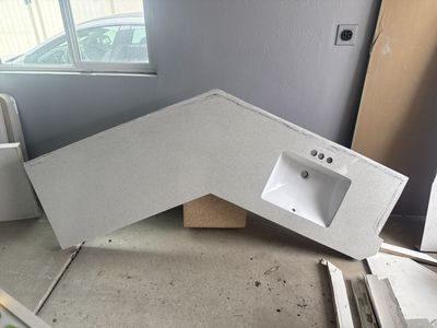 Corner Vanity Quartz Countertop with Undermount Sink