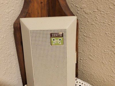 Zenith Royal 16 Transistor Radio