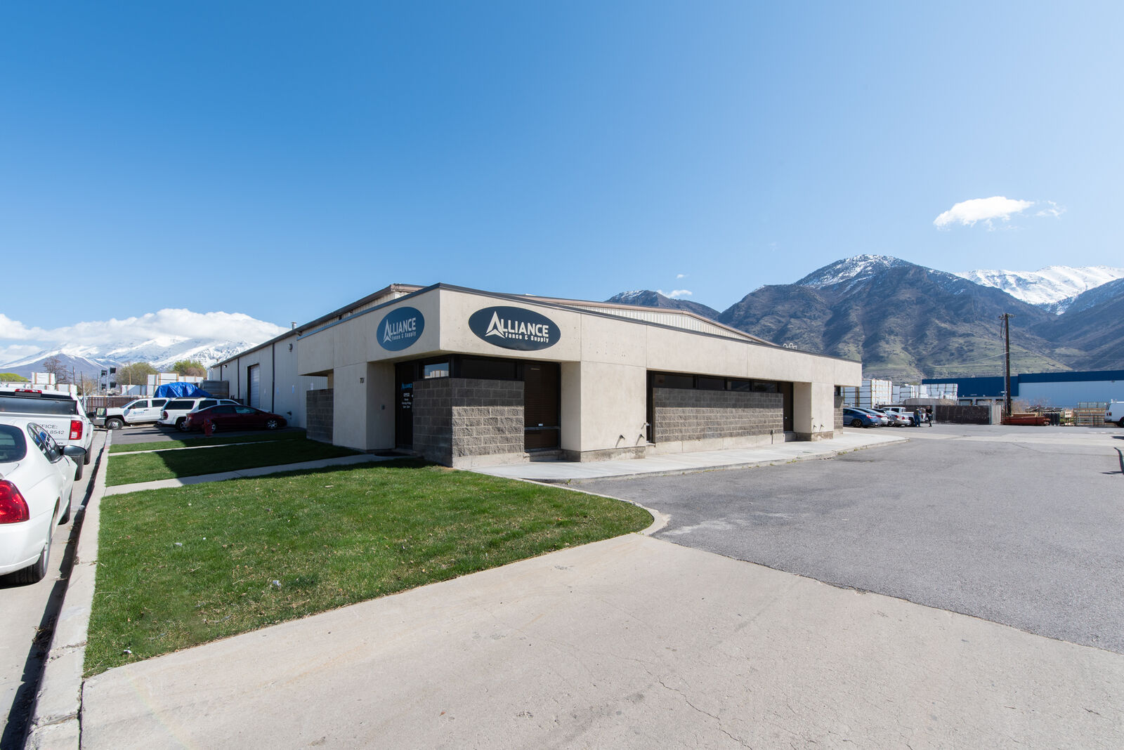21,457 SF .60 Acres of Yard East Bay Provo Warehouse/Manufacturing