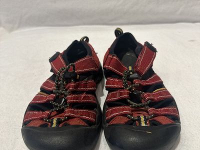Keen Toddler Size 11 Red Wtrprf Hiking Sandals