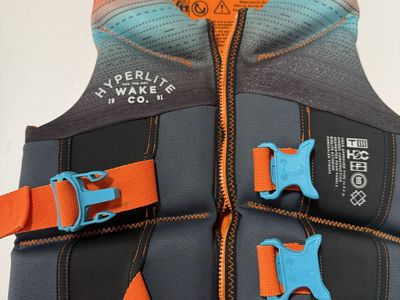 Hyperlite Wake Co. Youth Life Vest PFD (55-88 lbs)