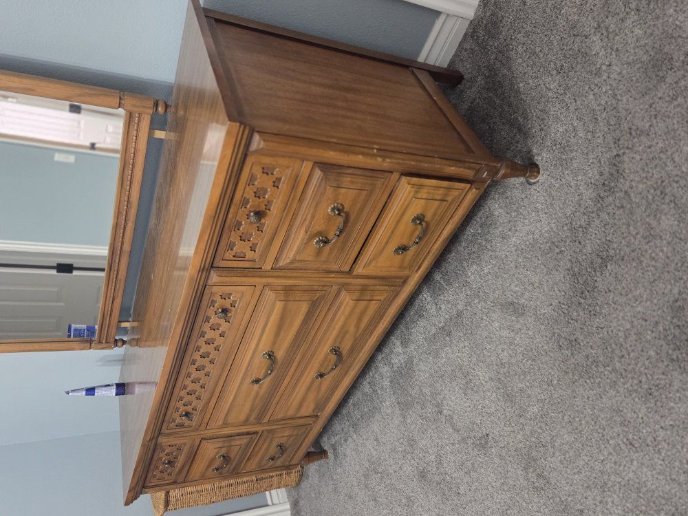 Dresser and 2 nightstands
