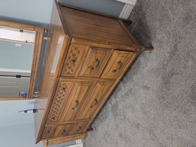 Dresser and 2 nightstands