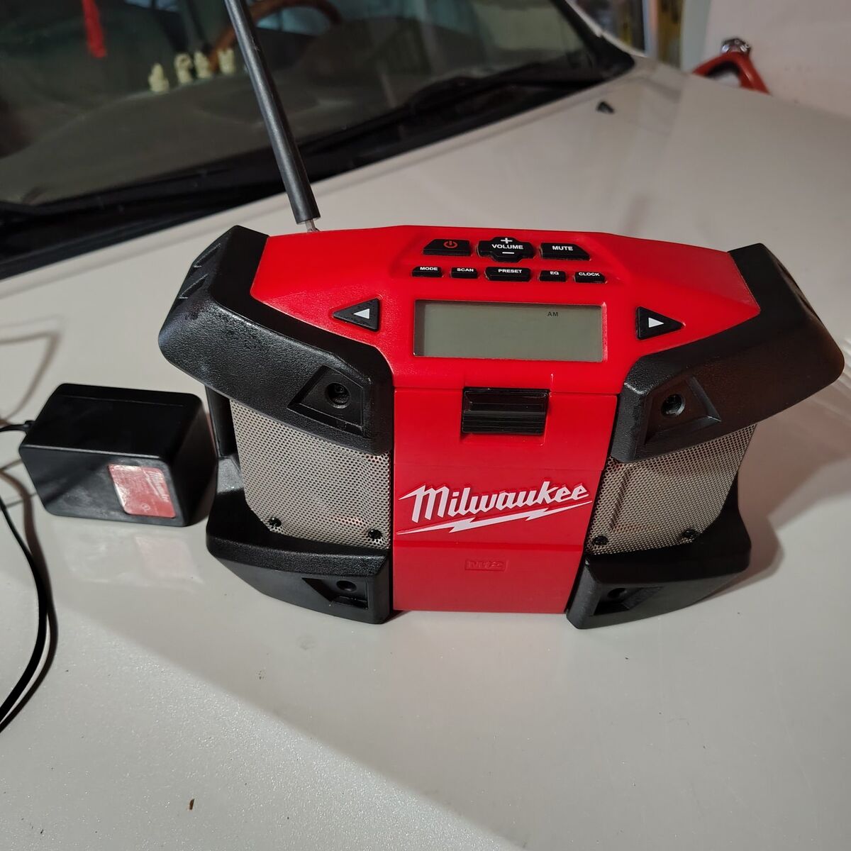 Milwaukee M12 Radio