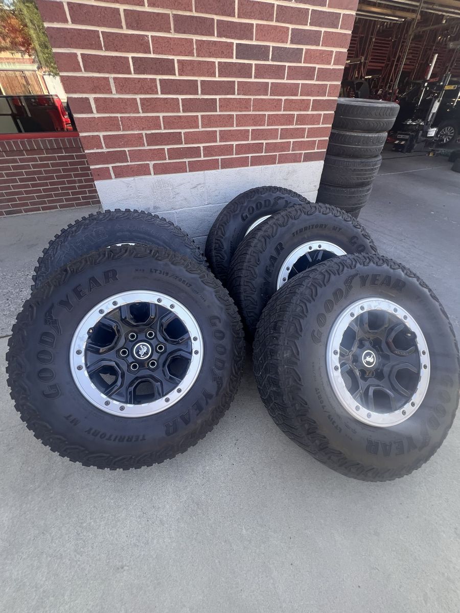 (5) 35 in stock Bronco Badlands wheels and tires