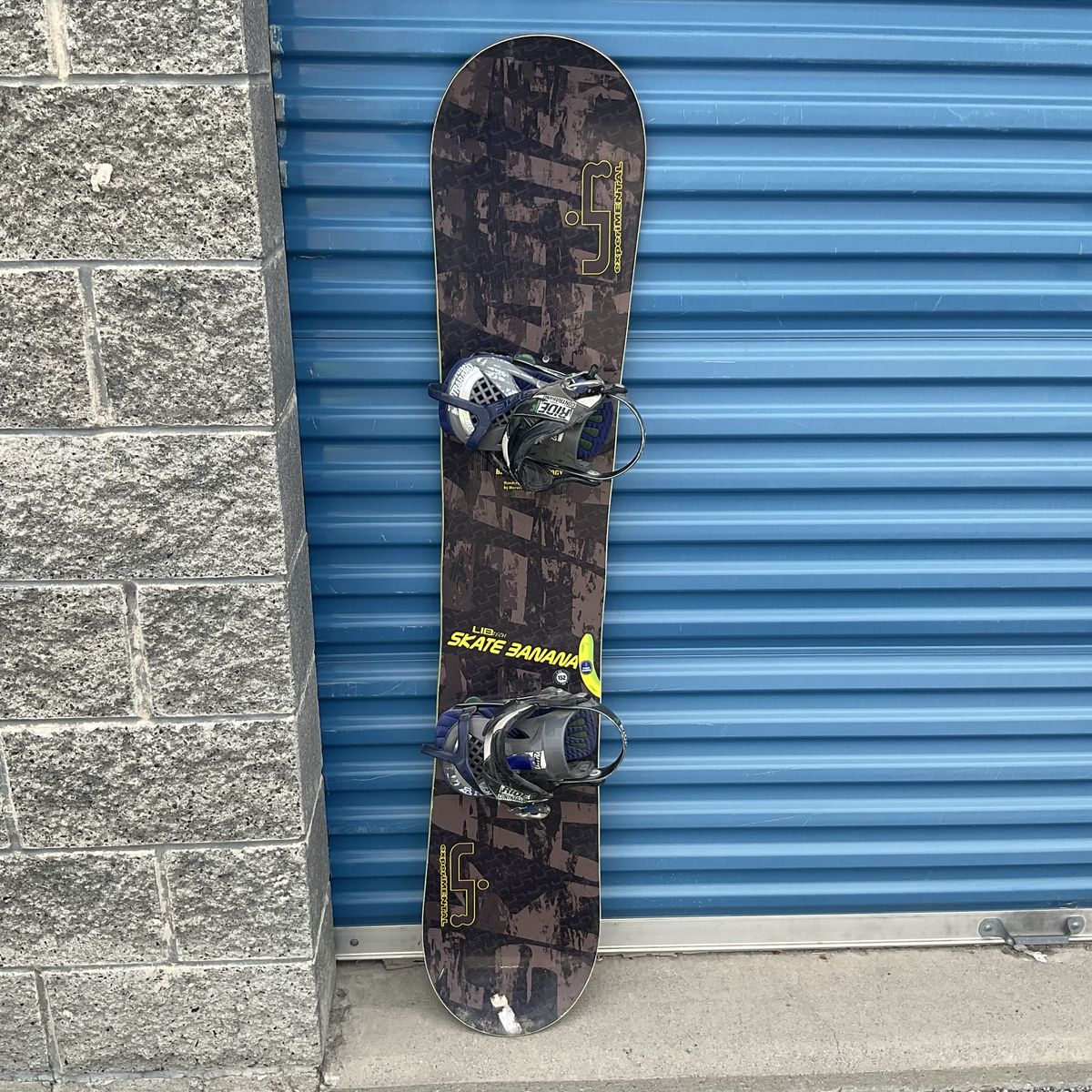 Lib Tech Skate Banana Snowboard with Ride Contraband Bindings - Used All-Mountain Snowboard 152cm