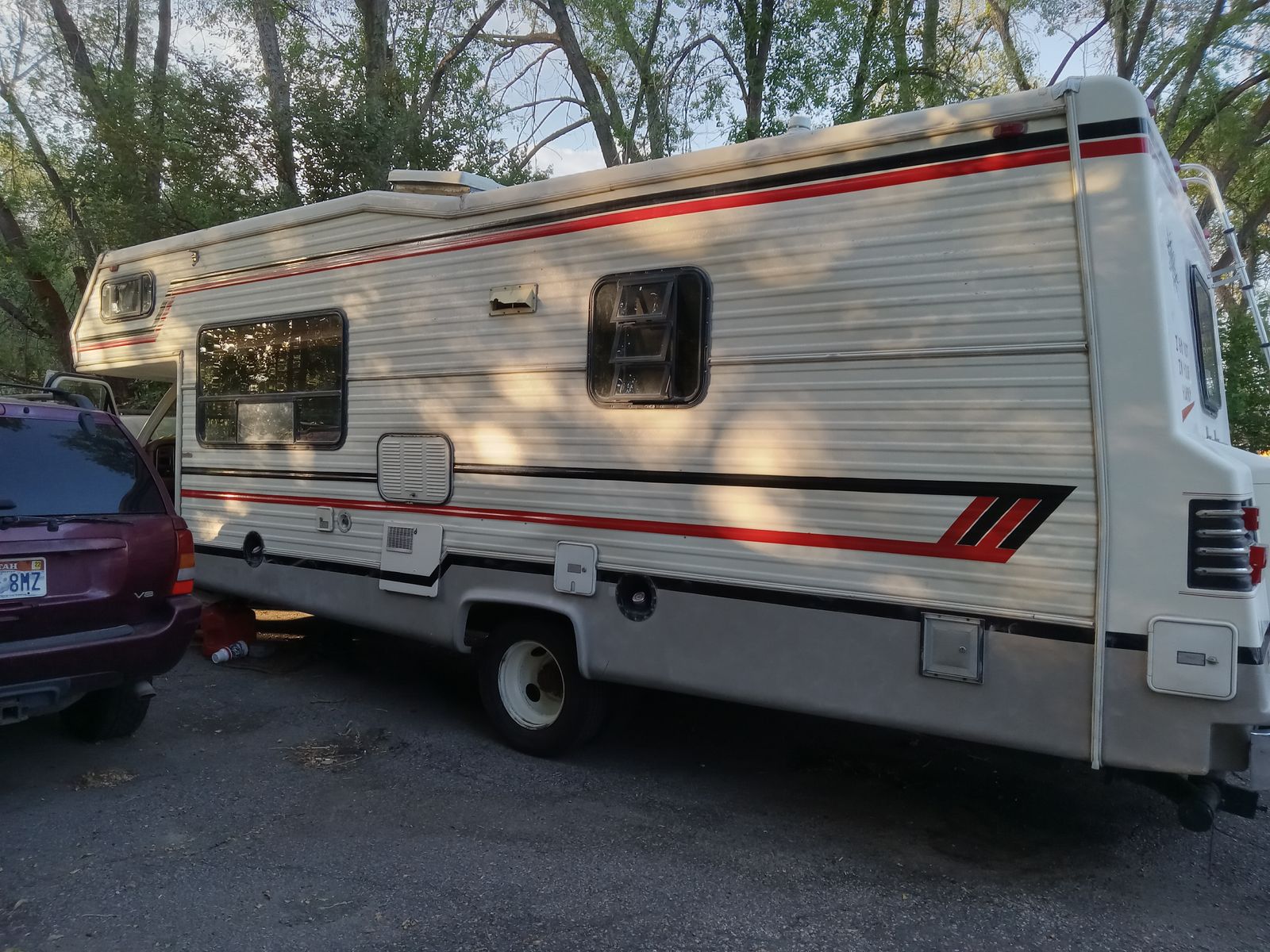 1985 26’ FORD EL DORADO MOTORHOME E350