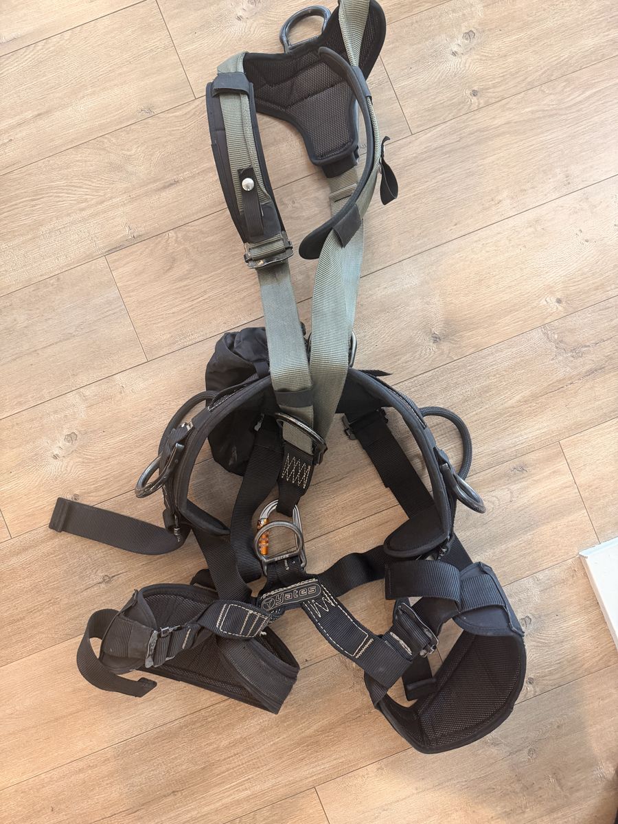 Yates Rope Access Harness (Medium)