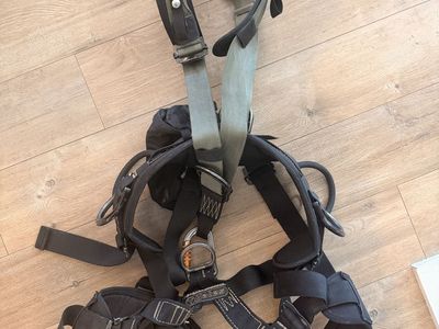 Yates Rope Access Harness (Medium)