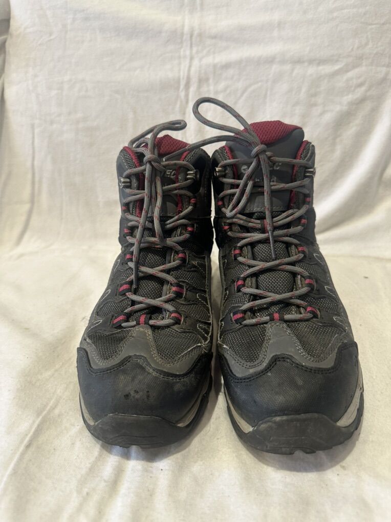 Hi-Tec Women’s 8.5 Waterproof Mid Hiking Boots