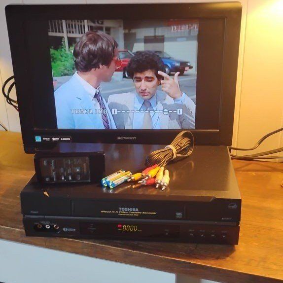 Toshiba VCR VHS video cassette player with remote