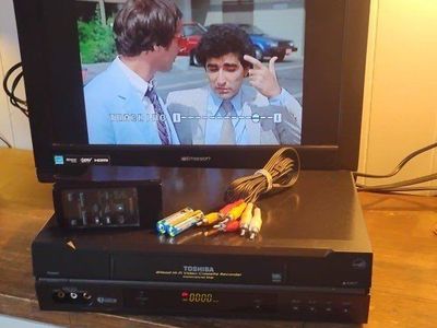 Toshiba VCR VHS video cassette player with remote