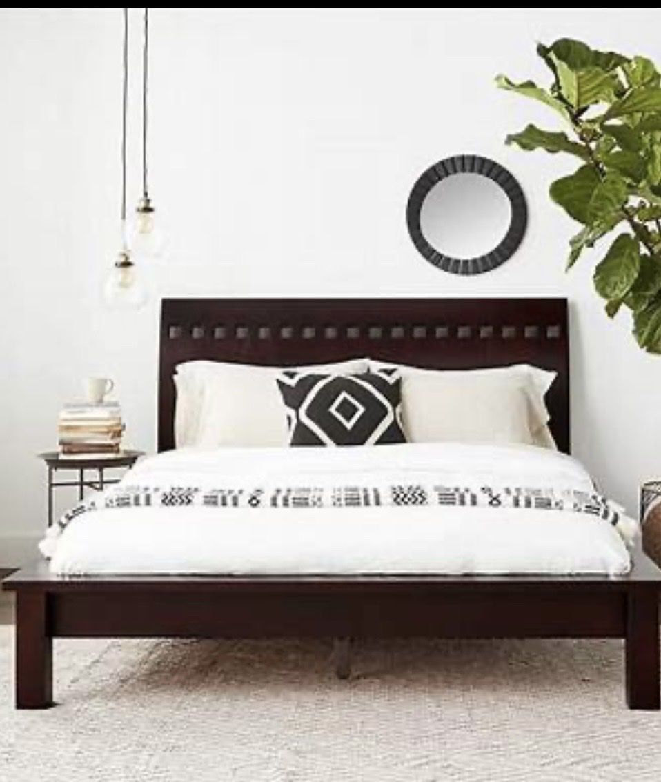 Modus Furniture Veneto California King Espresso Wood Platform Bed